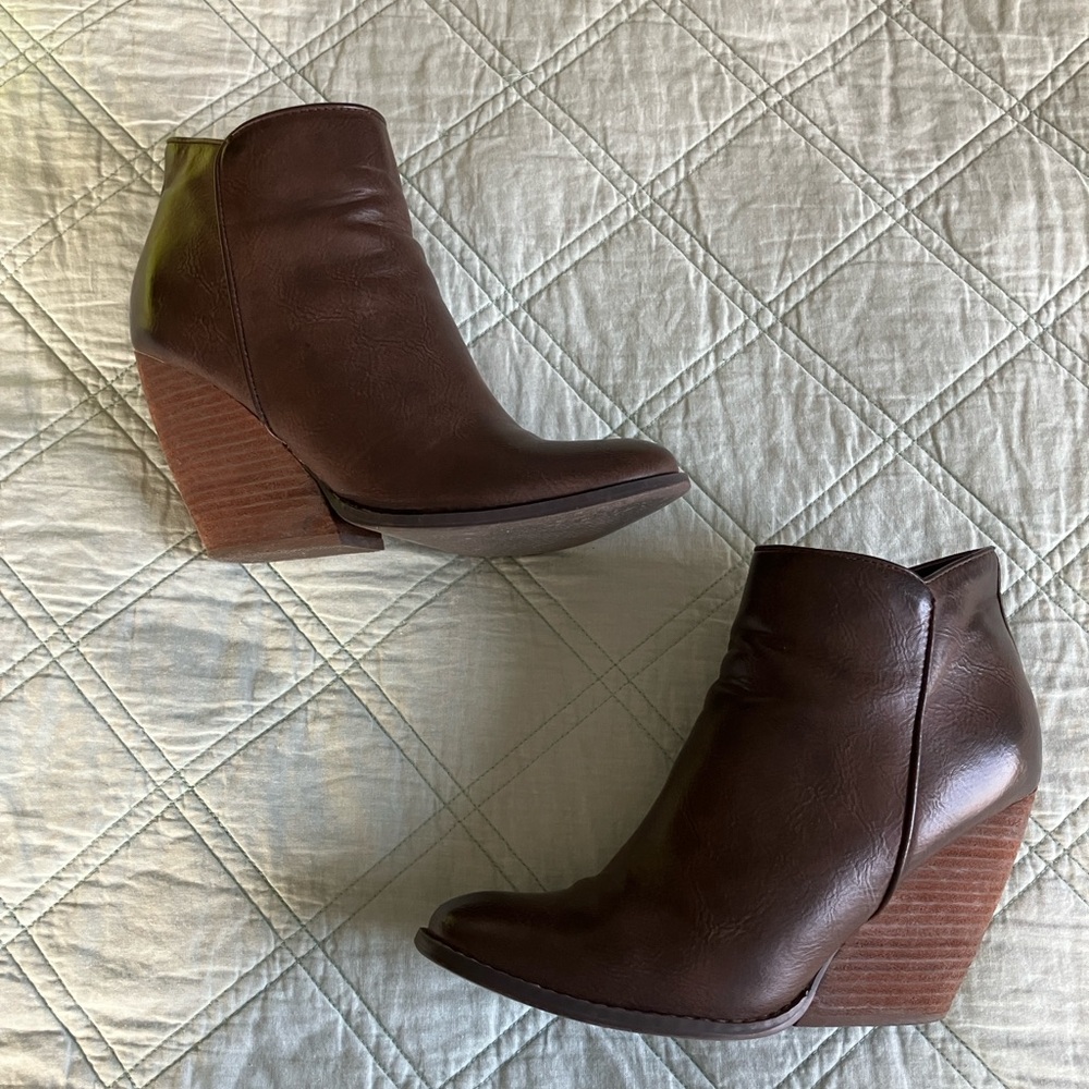 Very Volatile Booties - Picture 2 of 12